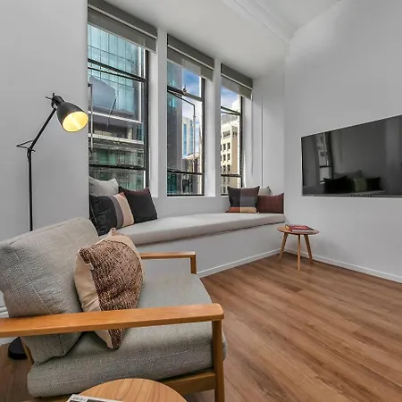 Historic Modern Luxury 1-Bedroom On Queen Street